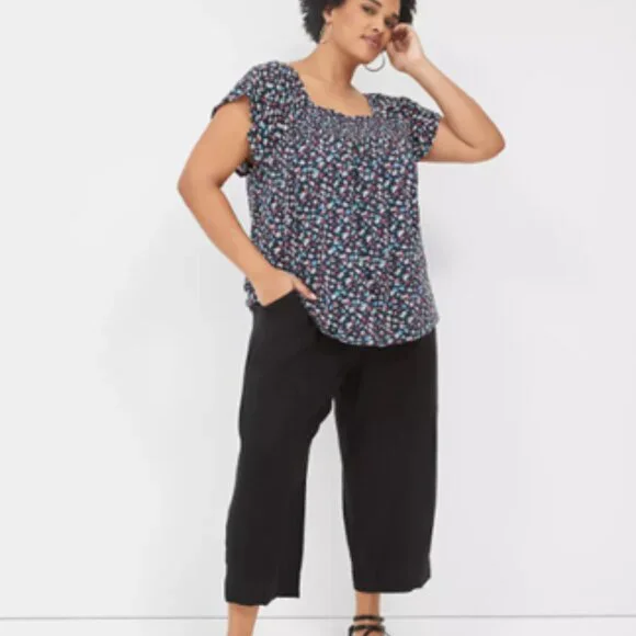 LANE BRYANT NWOT Size 18/20 Relaxed Eyelet-Sleeve Smocked-Neck Top Blue Floral - Picture 3 of 3